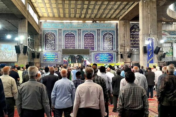 نماز جمعه با حضور مردم در مسجد جامع شهرستان نیشابور 