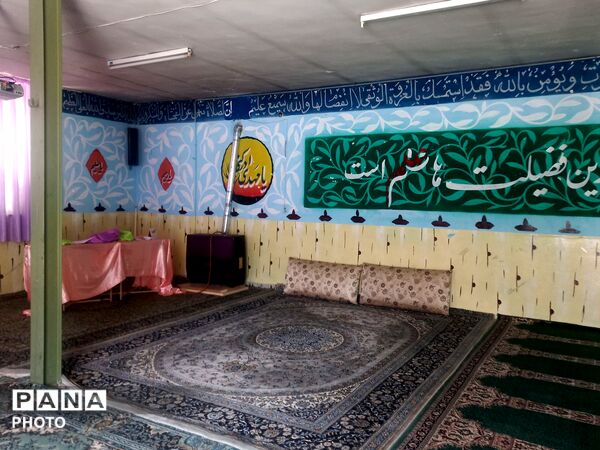 بازدید مدیر آموزش و پرورش ناحیه ۴ کرج از مدرسه تزکیه اسکان زائران رهبر شهید