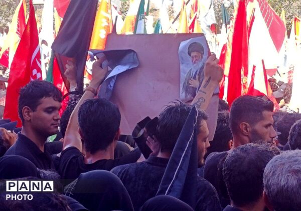 مراسم تشییع رهبر معظم انقلاب و خانواده ایشان در مشهد