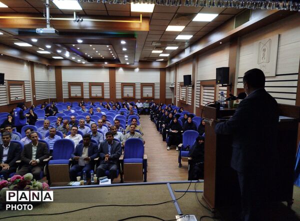 نشست مدیران آموزش و پرورش شهرستان بناب با محوریت آغاز سال تحصیلی جدید