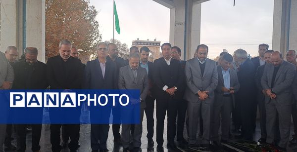 مراسم استقبال از وزیر آموزش و پرورش در گلزار شهدای نیشابور 