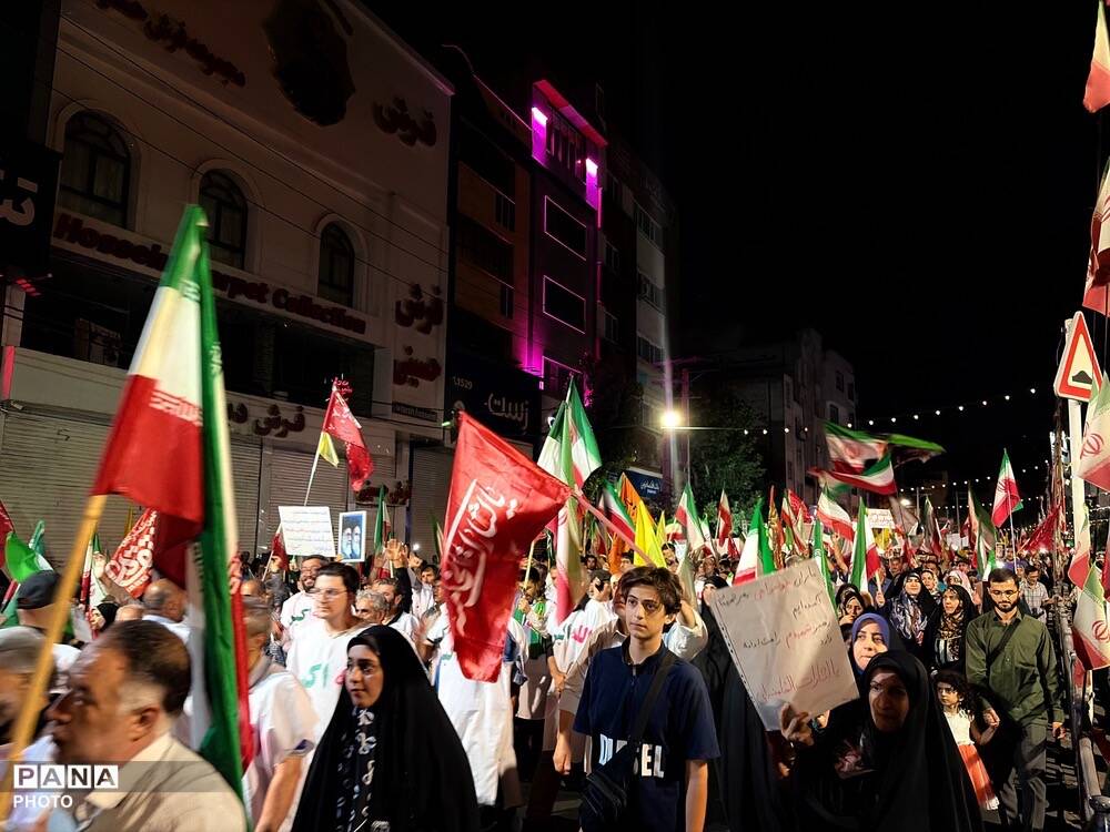 حضور باشکوه مردم کرج در صدو چهارمین شب از تجمعات مردمی