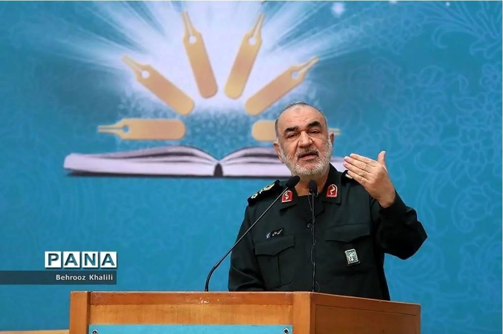 سلامی: عادت سپاه ایستادن آشکارا در میدان است