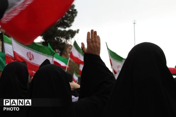ما همه خونخواه پدر و گوش به فرمان پسر 