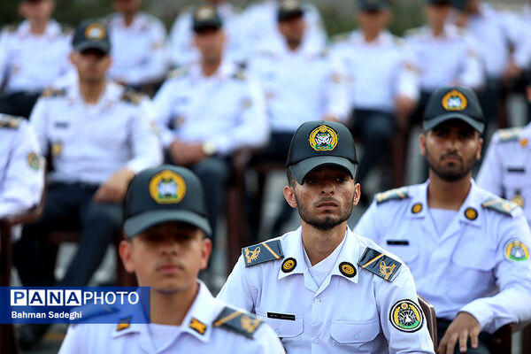 سالروز اهدای پرچم و نشان توسط فرماندهی معظم کل قوا به ارتش