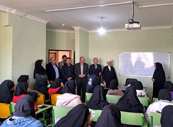 بازدید نماینده مجلس خبرگان رهبری از اردوی تمشک در آذربایجان غربی