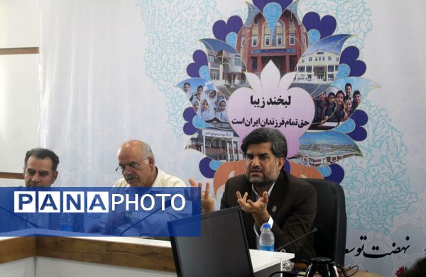 نشست خبری مدیرکل نوسازی مدارس استان بوشهر 