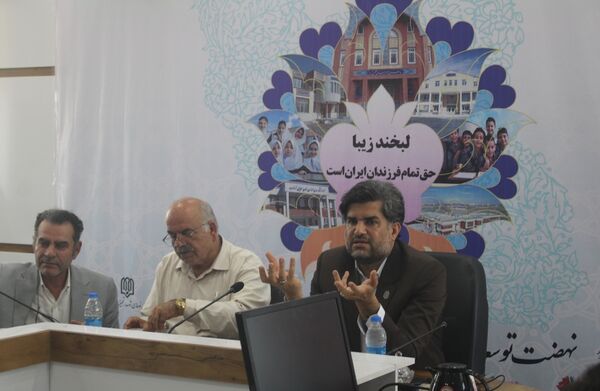 نشست خبری مدیرکل نوسازی مدارس استان بوشهر 