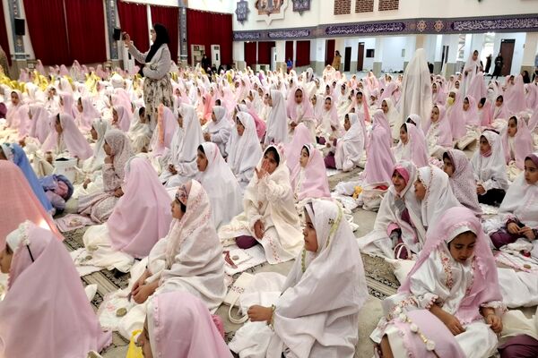 جشن تکلیف دانش‌آموزان دختر شهرستان بویراحمد