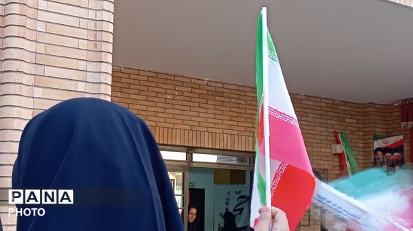 نواختن‌ زنگ مهر به روایت دوربین پانا -1