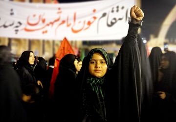 دل‌های بیتاب مردم تهران در وداع با رهبرِ شهید