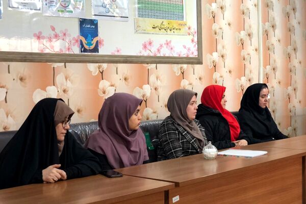  تجلیل از آموزگاران فعال طرح “حامی” در مدرسه هدی  شهرقدس