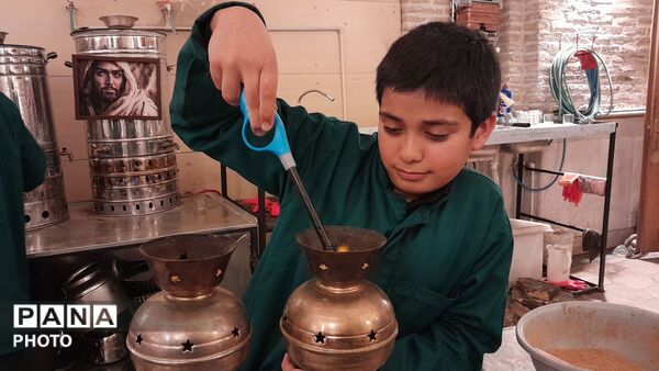 چایخانه حضرت زهرا (س) عطر و بوی دل‌انگیزی میدهد 