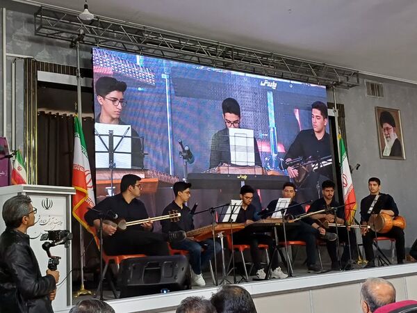 تجلیل از برگزیدگان 2 جشنواره پرورشی در شهرستان زرقان 