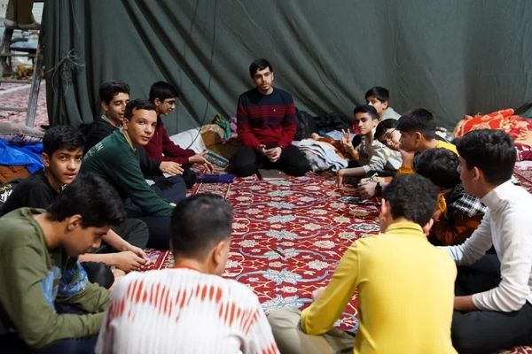 اعتکاف به رنگ خدا ۴؛ دانش‌آموزان یزدی به مهمانی خدا رفتند