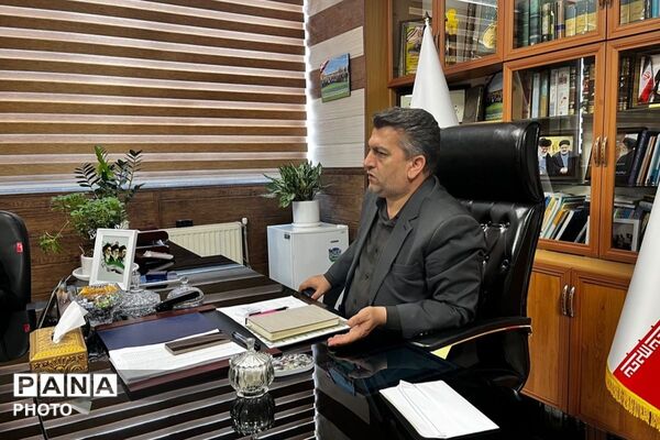 نشست صمیمی رئیس اموزش و پرورش شهرستان پاکدشت با خبرنگاران پانا پاکدشت