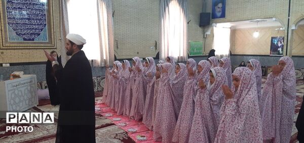 جشن تکلیف دختران جوکار به یاد دانش‌آموزان میناب برگزار شد