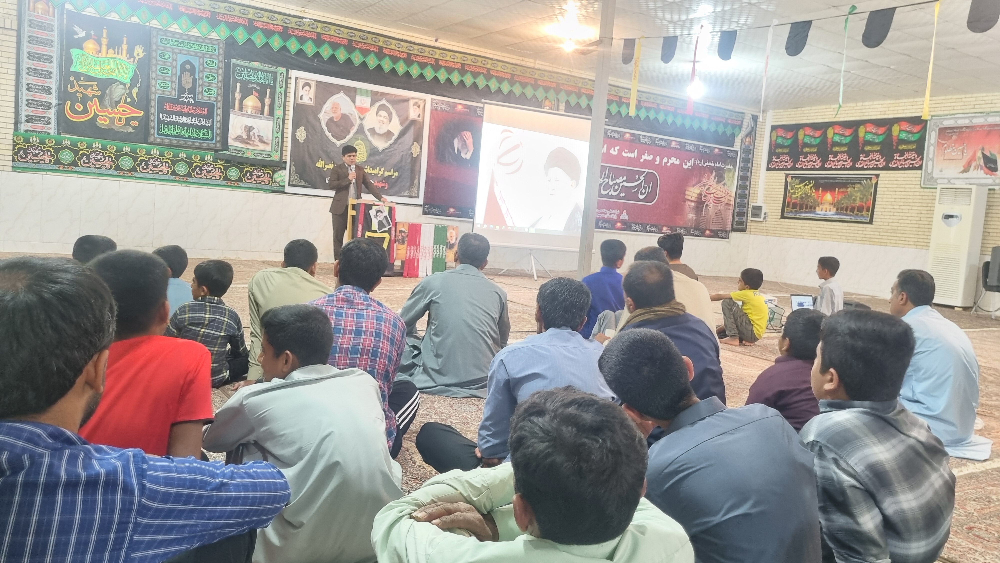مراسم گرامیداشت شهید جهادگر حاج حمید حیدری در روستای مزرعه شهید بهشتی 