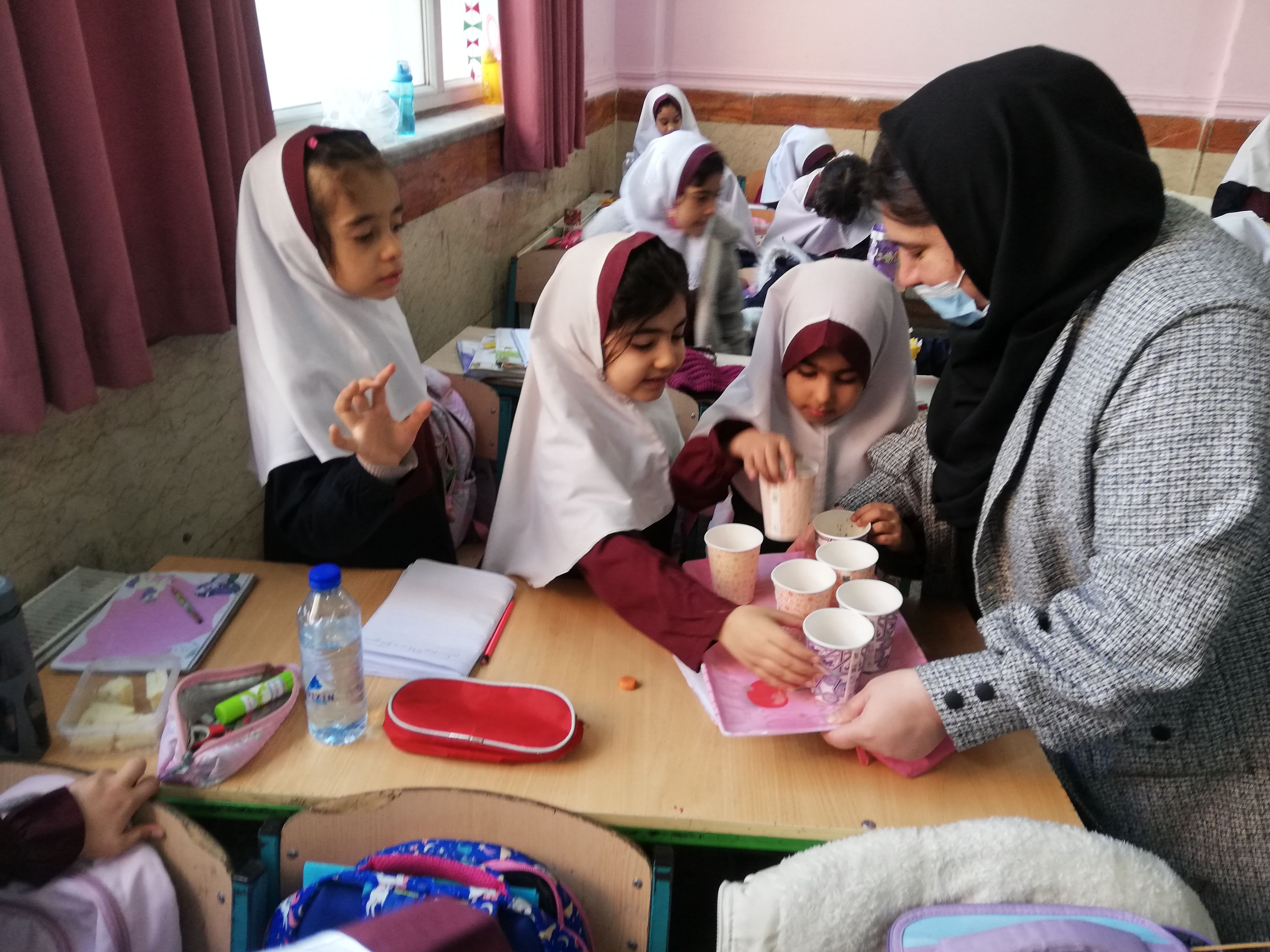 موکب دانش‌آموزی مدرسه ۲۲ بهمن به‌مناسبت ولادت حضرت مهدی (عج)