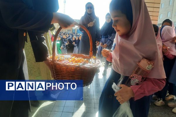  مراسم میلاد حضرت زینب (س)در مدرسه مهرآیین بهارستان دو