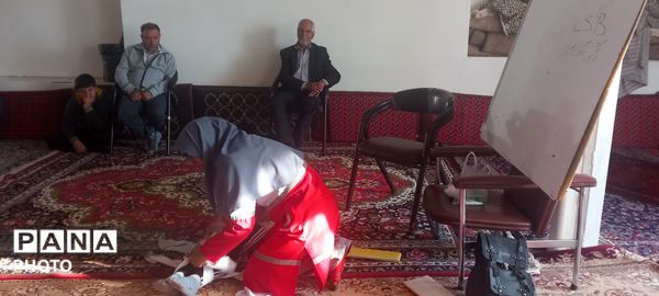 دوره‌ ی آموزشی کمک‌های اولیه و امداد و نجات در روستای سربالا