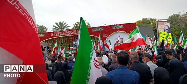 وداع حماسی دریادلان هرمزگان با فرمانده شهید علیرضا تنگسیری در بندرعباس