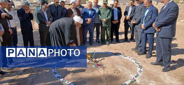 آیین کلنگ‌زنی دبستان ۹ کلاسه شهید هلالی خلیل آباد