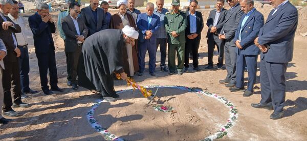 آیین کلنگ‌زنی دبستان ۹ کلاسه شهید هلالی خلیل آباد