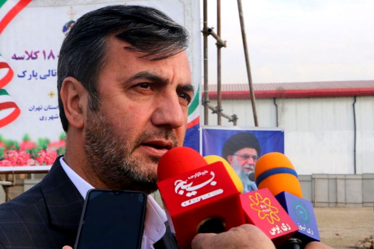 آینده کشور در گرو تلاش علمی دانش‌آموزان است