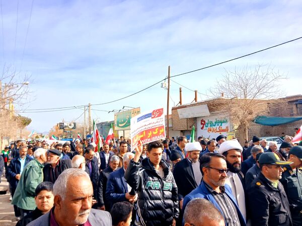 حضور باشکوه مردم کندر در راهپیمایی ۲۲ بهمن