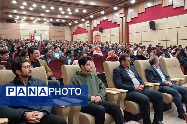 تقدیر از دانش‌آموزان دبیرستان هیات امنایی البرز در اردوگاه استانی شهید محمد منتظری شهریار 