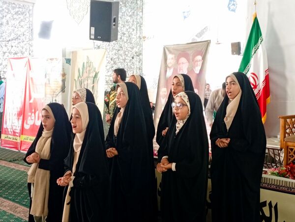 نماز جمعه‌ای با رنگ و بوی معلمی