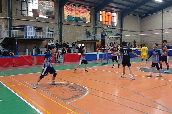 مسابقات والیبال بین مدرسه‌ای دانش‌آموزان ساوجبلاغ