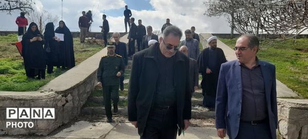 غرس نهال مثمر در کانون فرهنگی هنری شهید فهمیده مرند 