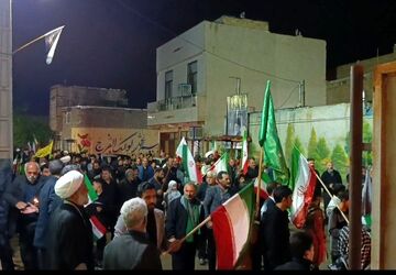 دفاع از انقلاب در راهپیمایی شبانه اهالی روستای مومن آباد قم