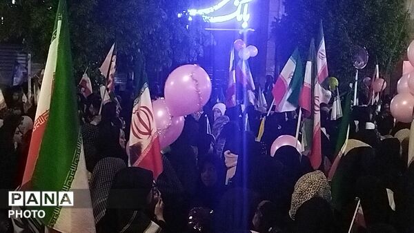 دختران نیشابوری در صف اول تجمعات-۱