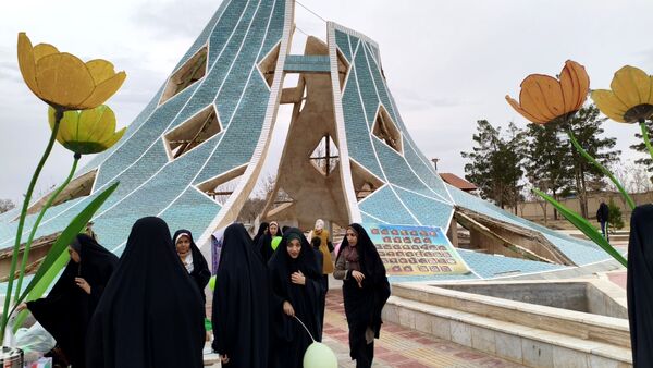 خروشان در مسیرِ خورشید؛ تجلیِ عزمِ «بسیج دانش‌آموزی» در میعادگاه شهدای سرخس