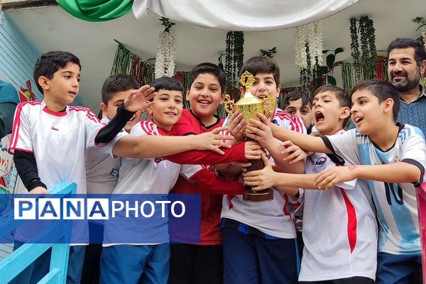 «جام اقتدار» در دبستان پانزده خرداد ناحیه دو شهرری 