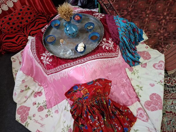 برگزاری نمایشگاه آداب و رسوم اقوام مختلف ایرانی به‌ مناسبت عید نوروز در آموزشگاه شهید نوروزعلی حسینی  