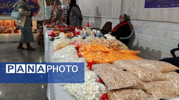 نمایشگاه صنایع‌دستی و سوغات شب یلدا در شهرستان محلات 