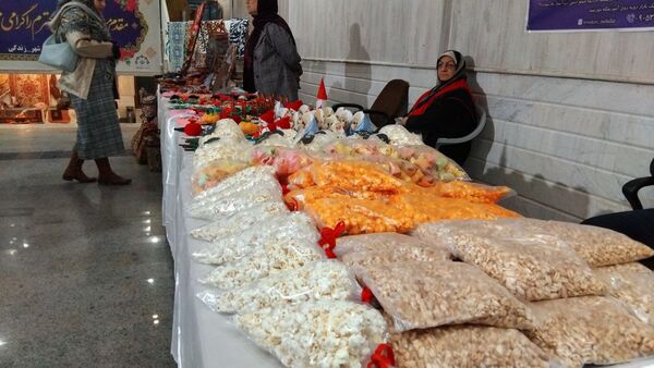 نمایشگاه صنایع‌دستی و سوغات شب یلدا در شهرستان محلات 