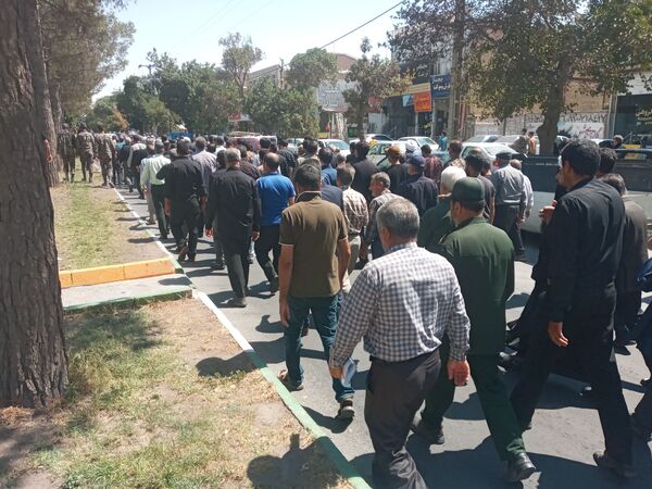 تشییع پیکر پرافتخار شهید علی اکبر صانعی جانباز ۷۰ درصد جنگ تحمیلی