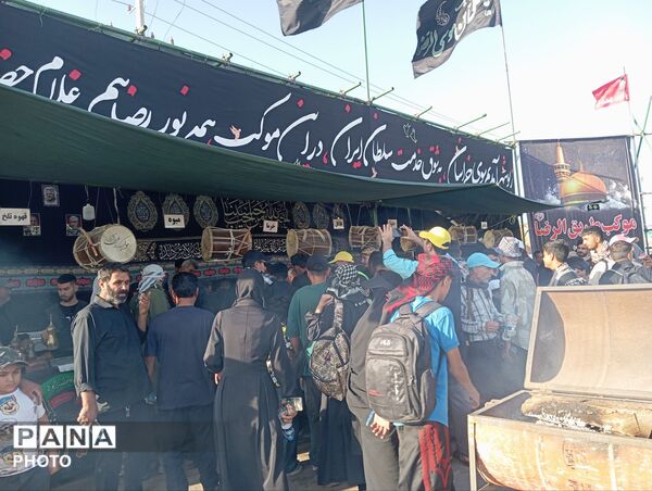 خدمت رسانی شبانه روزی موکب ها به زائران امام رضا (ع) 