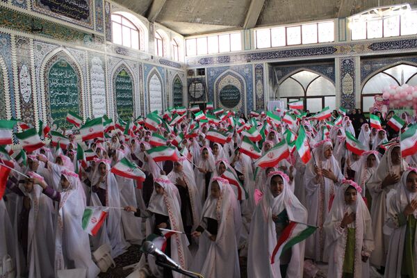 جشن تکلیف دانش‌آموزان دختر شهرستان بن 