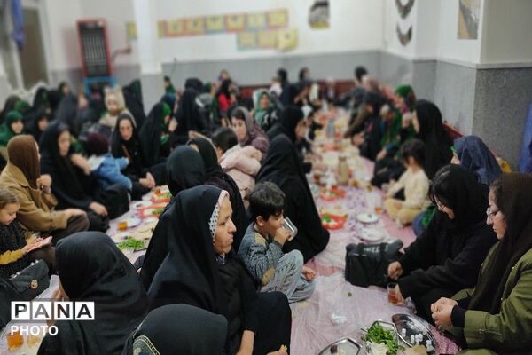 ضیافت افطاری همراه با نماز جماعت مغرب و عشاء در مسجد جامع شهر بار 