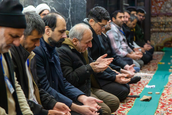 آیین معنوی اعتکاف در حرم مطهر رضوی- ۱