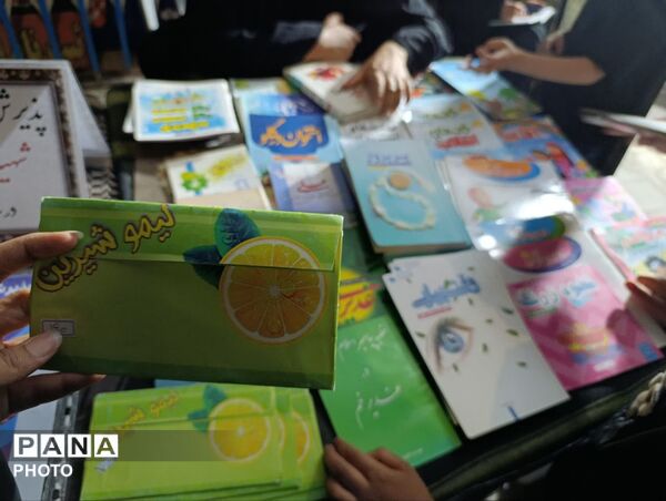 جلوه‌هایی از تجمع میدان امام خمینی(ره) قم در دومین شب محرم