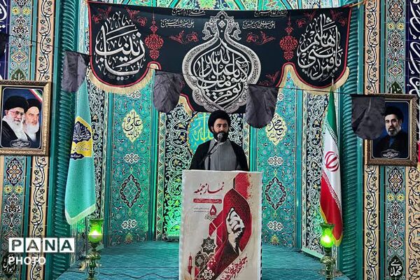 تأکید بر بصیرت و وحدت در نماز جمعه فیروزکوه