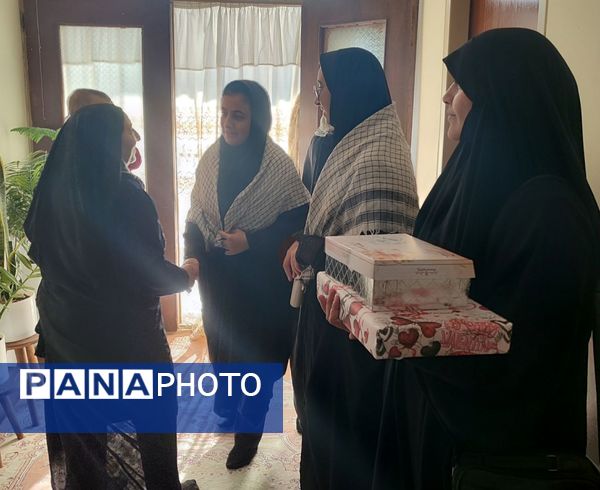 دیدار دانش‌آموزان هنرستان بصیرت با خانواده جانباز قاسم رسائی پور