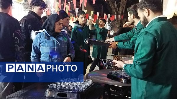 گذری بر فعالیت چایخانه امیر المومنین در شب میلاد حضرت مهدی ( عج)